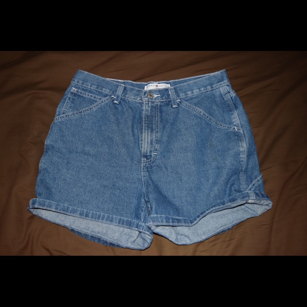 vintage tommy hilfigure jean shorts!! High waisted